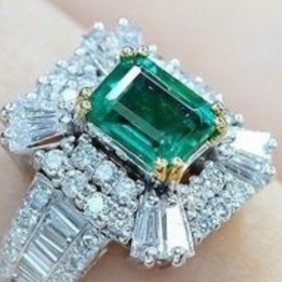 Emerald Cut EMERALD CZ Cocktail Right Hand Ring 🌻 - Picture 2 of 2
